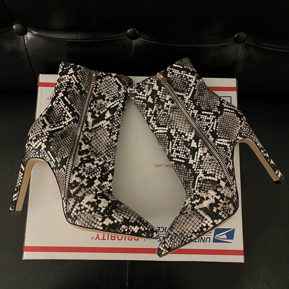 Mistress Rocks Los Angeles Snakeskin Side‎ Zip Ankle Boots Women’s 38 (US 7.5–8) - Picture 5 of 7